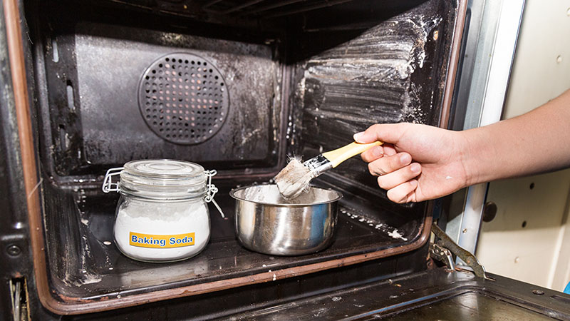 How to Clean Oven: A Step-by-Step Guide